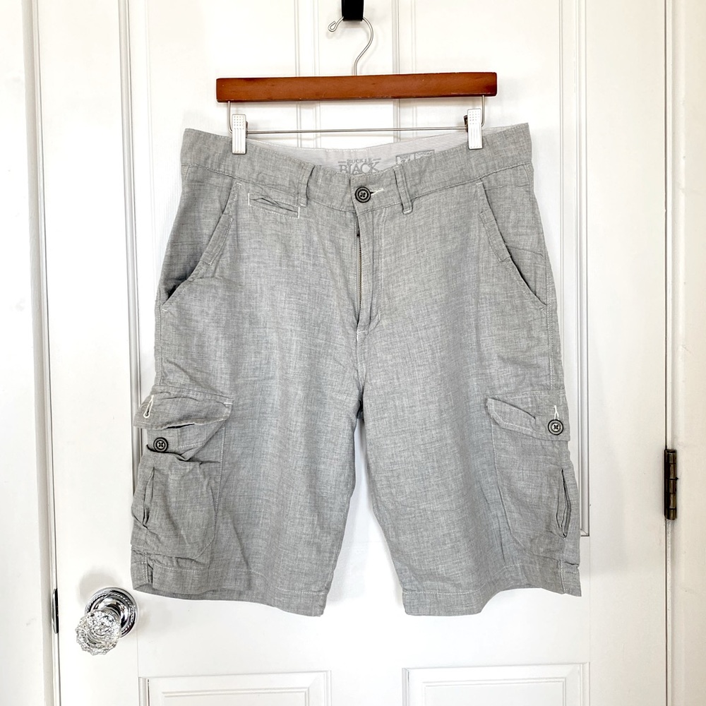 Buckle cargo shorts
